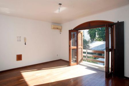 Casa à venda com 450m², 5 quartos e 2 vagasSuíte