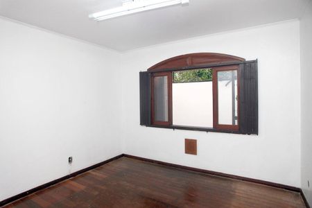 Casa à venda com 450m², 5 quartos e 2 vagasQuarto 3