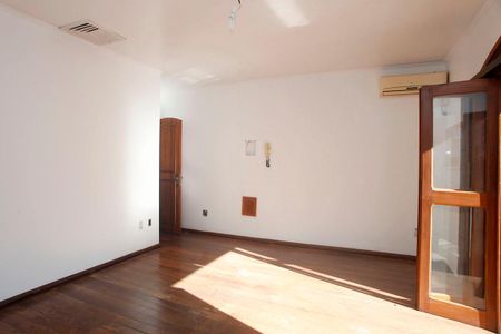 Casa à venda com 450m², 5 quartos e 2 vagasSuíte