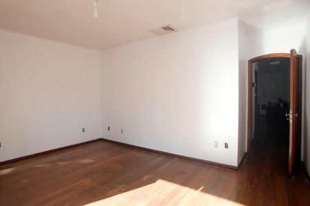 Casa à venda com 450m², 5 quartos e 2 vagasSuíte