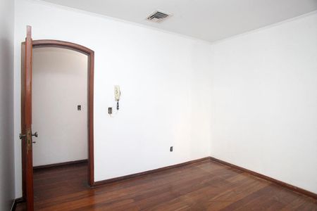 Casa à venda com 450m², 5 quartos e 2 vagasQuarto 4