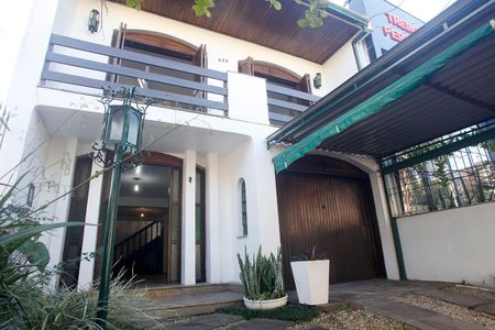 Casa à venda com 450m², 5 quartos e 2 vagasFachada