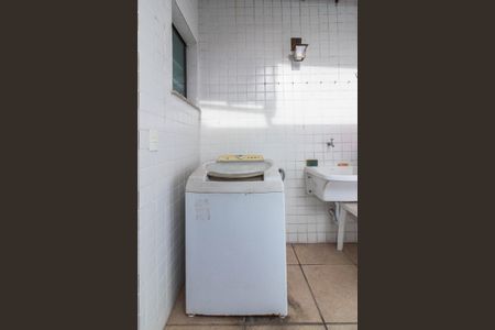 Apartamento à venda com 118m², 3 quartos e 2 vagas Apartamento à venda com 118m², 3 quartos e 2 vagasÁrea de Serviço