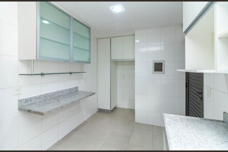 Apartamento à venda com 118m², 3 quartos e 2 vagas Apartamento à venda com 118m², 3 quartos e 2 vagasCozinha