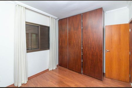Apartamento à venda com 118m², 3 quartos e 2 vagas Apartamento à venda com 118m², 3 quartos e 2 vagasSuíte