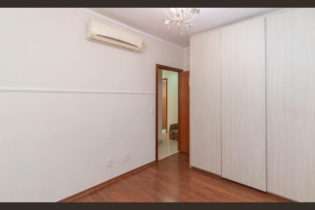 Apartamento à venda com 118m², 3 quartos e 2 vagas Apartamento à venda com 118m², 3 quartos e 2 vagasQuarto 2