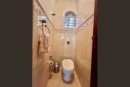 Casa à venda com 402m², 5 quartos e 5 vagas Casa à venda com 402m², 5 quartos e 5 vagasLavabo