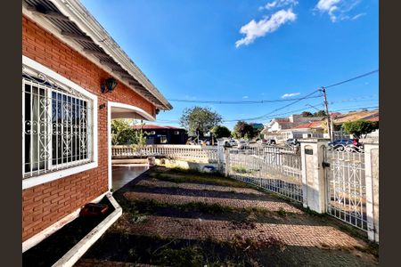 Casa à venda com 402m², 5 quartos e 5 vagas Casa à venda com 402m², 5 quartos e 5 vagasFachada