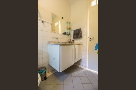 Casa de condomínio à venda com 1480m², 4 quartos e 9 vagas Casa de condomínio à venda com 1480m², 4 quartos e 9 vagasBanheiro da Suíte 4