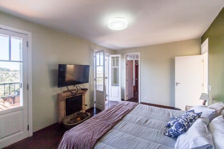 Casa de condomínio à venda com 1480m², 4 quartos e 9 vagas Casa de condomínio à venda com 1480m², 4 quartos e 9 vagasSuíte master