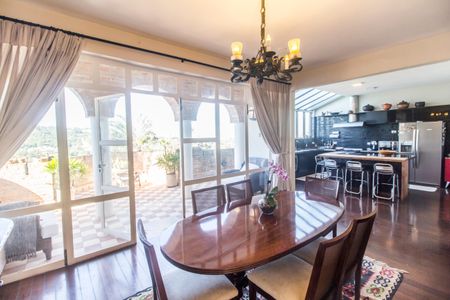 Casa de condomínio à venda com 1480m², 4 quartos e 9 vagas Casa de condomínio à venda com 1480m², 4 quartos e 9 vagasSala de Jantar