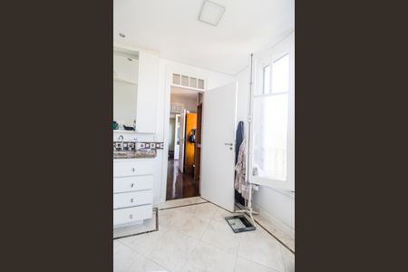 Casa de condomínio à venda com 1480m², 4 quartos e 9 vagas Casa de condomínio à venda com 1480m², 4 quartos e 9 vagasBanheiro da Suíte master