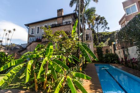 Casa de condomínio à venda com 1480m², 4 quartos e 9 vagas Casa de condomínio à venda com 1480m², 4 quartos e 9 vagasÁrea comum