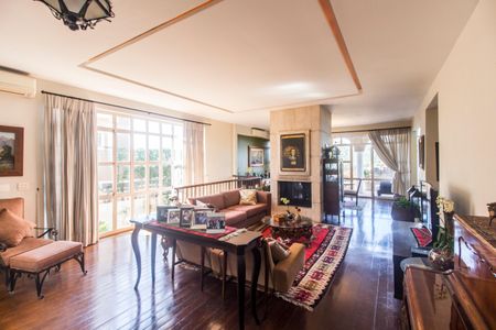 Casa de condomínio à venda com 1480m², 4 quartos e 9 vagas Casa de condomínio à venda com 1480m², 4 quartos e 9 vagasSala 2