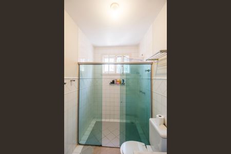 Casa de condomínio à venda com 1480m², 4 quartos e 9 vagas Casa de condomínio à venda com 1480m², 4 quartos e 9 vagasBanheiro da Suíte 4