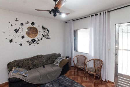 Casa à venda com 249m², 3 quartos e 2 vagas Casa à venda com 249m², 3 quartos e 2 vagasSala