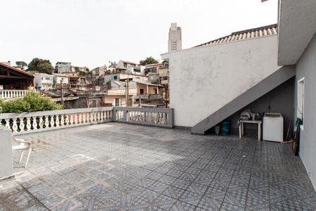 Casa à venda com 249m², 3 quartos e 2 vagas Casa à venda com 249m², 3 quartos e 2 vagasTerraço