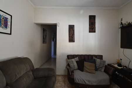Casa à venda com 130m², 2 quartos e 2 vagasSala
