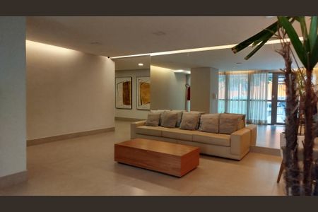 Apartamento à venda com 106m², 3 quartos e 2 vagas Apartamento à venda com 106m², 3 quartos e 2 vagasHall social