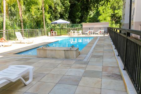 Apartamento à venda com 45m², 2 quartos e sem vagaÁrea comum - Piscina