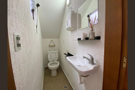 Casa para alugar com 193m², 3 quartos e 6 vagas Casa para alugar com 193m², 3 quartos e 6 vagasÁrea Gourmet - Banheiro