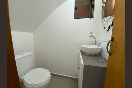 Casa para alugar com 193m², 3 quartos e 6 vagas Casa para alugar com 193m², 3 quartos e 6 vagasLavabo