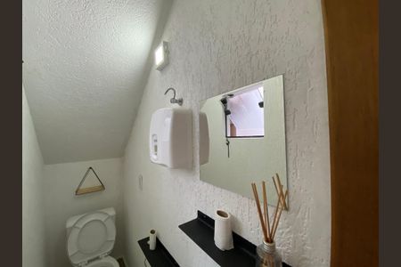 Casa para alugar com 193m², 3 quartos e 6 vagas Casa para alugar com 193m², 3 quartos e 6 vagasÁrea Gourmet - Banheiro