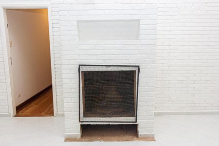 Casa à venda com 250m², 5 quartos e 4 vagas Casa à venda com 250m², 5 quartos e 4 vagasSala