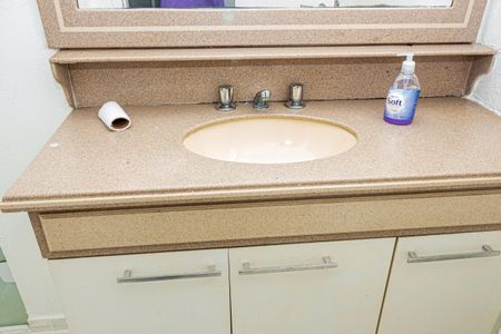 Casa à venda com 250m², 5 quartos e 4 vagas Casa à venda com 250m², 5 quartos e 4 vagasBanheiro de serviço