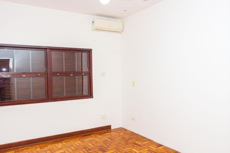 Casa à venda com 250m², 5 quartos e 4 vagas Casa à venda com 250m², 5 quartos e 4 vagasQuarto 1