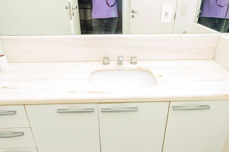 Casa à venda com 250m², 5 quartos e 4 vagas Casa à venda com 250m², 5 quartos e 4 vagasBanheiro 1