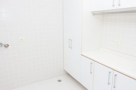 Casa à venda com 250m², 5 quartos e 4 vagas Casa à venda com 250m², 5 quartos e 4 vagasÁrea de Serviço