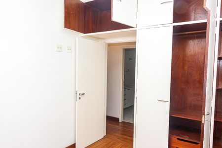 Casa à venda com 250m², 5 quartos e 4 vagas Casa à venda com 250m², 5 quartos e 4 vagasQuarto 3