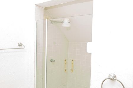 Casa à venda com 250m², 5 quartos e 4 vagas Casa à venda com 250m², 5 quartos e 4 vagasBanheiro de serviço