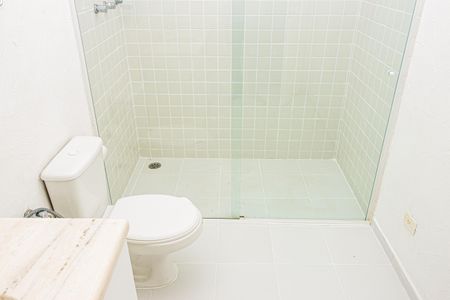 Casa à venda com 250m², 5 quartos e 4 vagas Casa à venda com 250m², 5 quartos e 4 vagasBanheiro 2