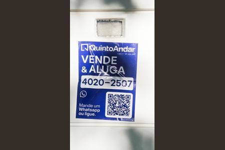 Casa à venda com 250m², 5 quartos e 4 vagas Casa à venda com 250m², 5 quartos e 4 vagasPlaca