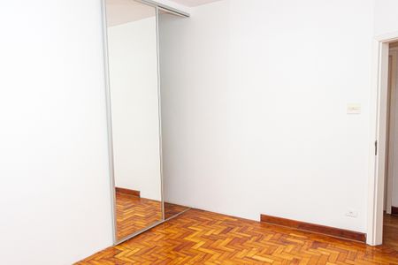 Casa à venda com 250m², 5 quartos e 4 vagas Casa à venda com 250m², 5 quartos e 4 vagasQuarto 1