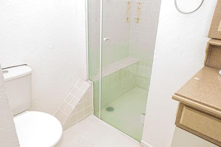 Casa à venda com 250m², 5 quartos e 4 vagas Casa à venda com 250m², 5 quartos e 4 vagasBanheiro de serviço