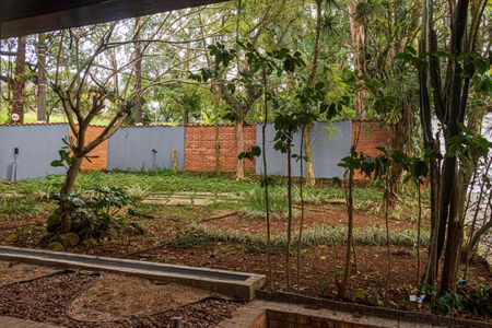 Casa à venda com 250m², 5 quartos e 4 vagas Casa à venda com 250m², 5 quartos e 4 vagasÁrea Comum