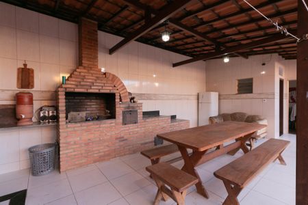 Casa à venda com 360m², 4 quartos e 3 vagas Casa à venda com 360m², 4 quartos e 3 vagasÁrea comum