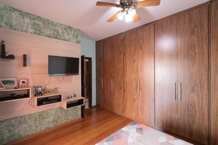 Casa à venda com 360m², 4 quartos e 3 vagas Casa à venda com 360m², 4 quartos e 3 vagasQuarto 3
