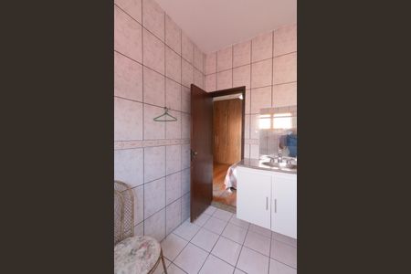 Casa à venda com 360m², 4 quartos e 3 vagas Casa à venda com 360m², 4 quartos e 3 vagasBanheiro 2