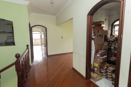 Casa à venda com 204m², 3 quartos e 4 vagas Casa à venda com 204m², 3 quartos e 4 vagasHall