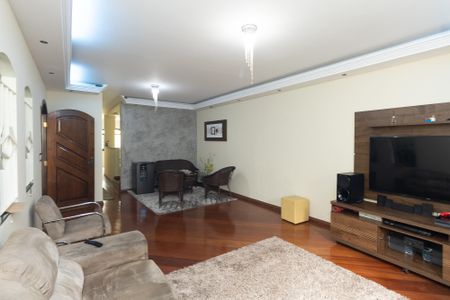 Casa à venda com 204m², 3 quartos e 4 vagas Casa à venda com 204m², 3 quartos e 4 vagasSala