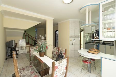 Casa à venda com 204m², 3 quartos e 4 vagas Casa à venda com 204m², 3 quartos e 4 vagasCopa