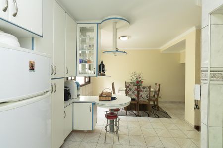 Casa à venda com 204m², 3 quartos e 4 vagas Casa à venda com 204m², 3 quartos e 4 vagasCozinha