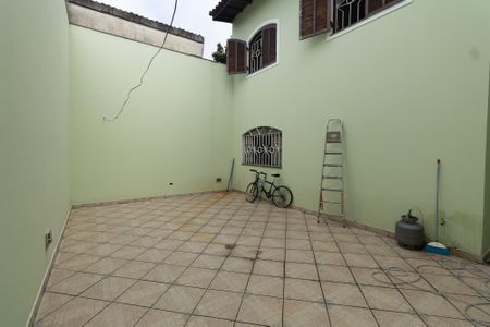 Casa à venda com 204m², 3 quartos e 4 vagas Casa à venda com 204m², 3 quartos e 4 vagasQuintal