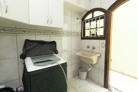 Casa à venda com 204m², 3 quartos e 4 vagas Casa à venda com 204m², 3 quartos e 4 vagasÁrea de Serviço