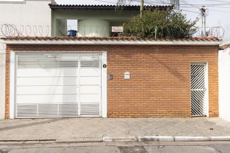 Casa à venda com 204m², 3 quartos e 4 vagas Casa à venda com 204m², 3 quartos e 4 vagasFachada