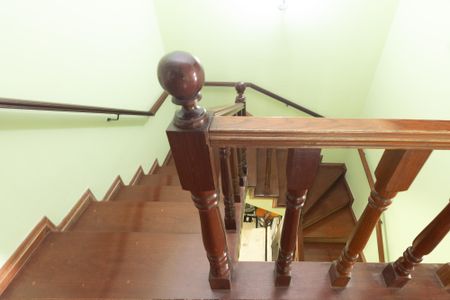 Casa à venda com 204m², 3 quartos e 4 vagas Casa à venda com 204m², 3 quartos e 4 vagasEscada